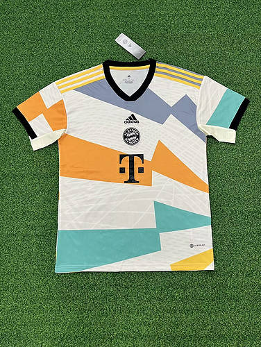 22/23 Bayern Training Soccer Jerseys