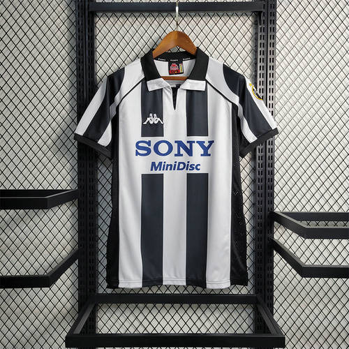 97-98 Juventus Home