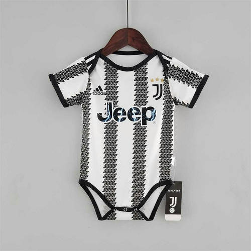 22-23 Juventus Home